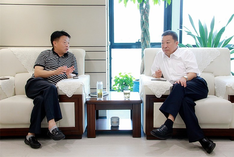 熊良虎会见榆林市委常委、、常务副市长张凯盈