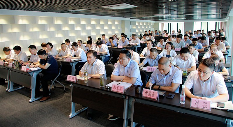 熊良虎在讲主题教育党课时指出：：：不忘初心铸党魂、、切记使命勇继承，，永做新时代高质量生长的奋斗者