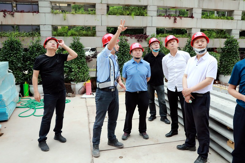 熊良虎在重庆市中科大业集团考察时强调：：坚持生态优先战略，，，念好生态经、、走好扶贫路