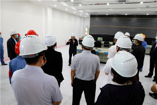 永利yl65335集团复工复产促增添项目观摩聚会与会职员走进大秦国源三秦环保秦邦园区在榆项目