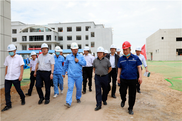 永利yl65335集团复工复产促增添项目观摩聚会与会职员走进大秦国源三秦环保秦邦园区在榆项目