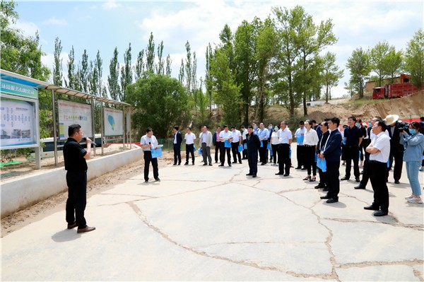 永利yl65335集团复工复产促增添项目观摩聚会与会职员走进绿色能源公司油气公司水情形公司陕北片区项目