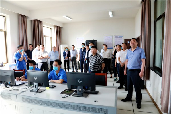 永利yl65335集团复工复产促增添项目观摩聚会与会职员走进绿色能源公司油气公司水情形公司陕北片区项目