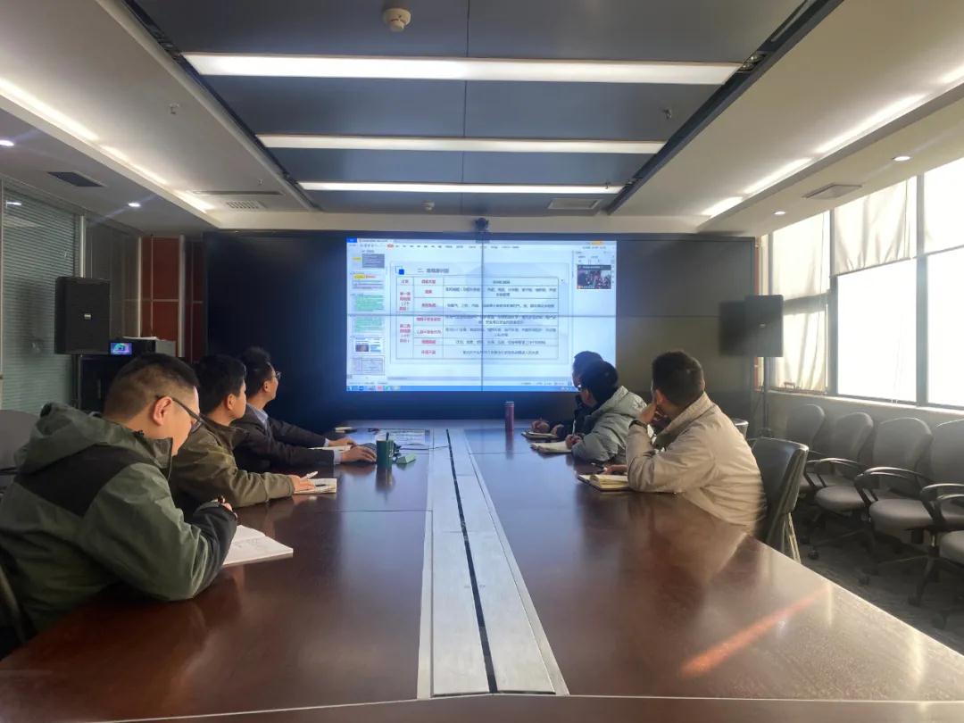 水情形公司开展清静风险分级管控知识培训