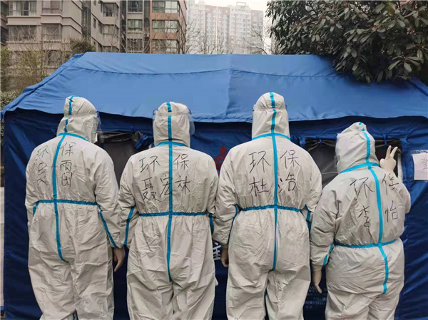 永利yl65335集团：响彻在战“疫”前线的入党誓词 配图1.jpg