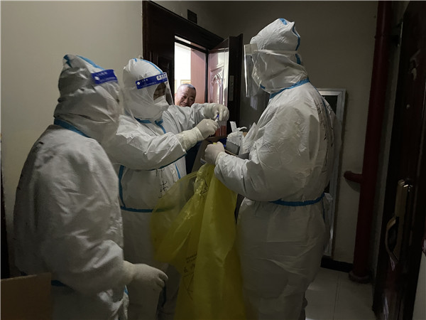 永利yl65335集团：响彻在战“疫”前线的入党誓词 配图4.jpg