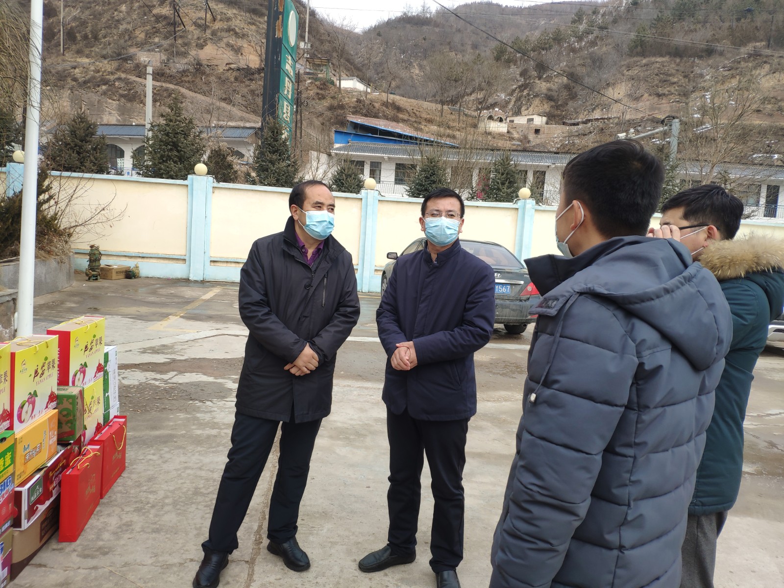 志丹县委常委、、、副县长赵伟慰问志丹县污水处理厂一线职工