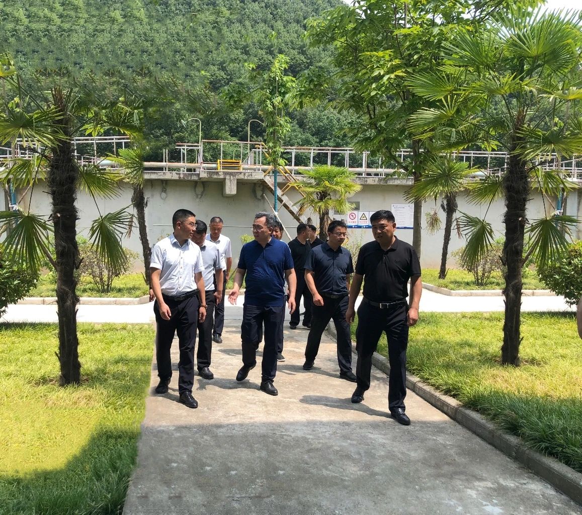 山阳县委副书记、、、县长李凌云到水情形山阳公司县城污水处理厂调研