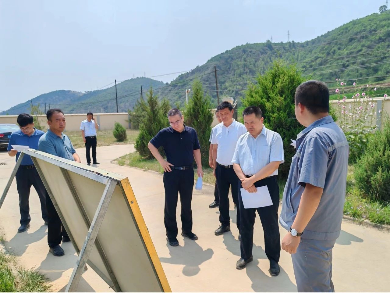 省生态情形厅党组成员、副厅长姚晓军到水情形公司安定镇污水处理厂调研