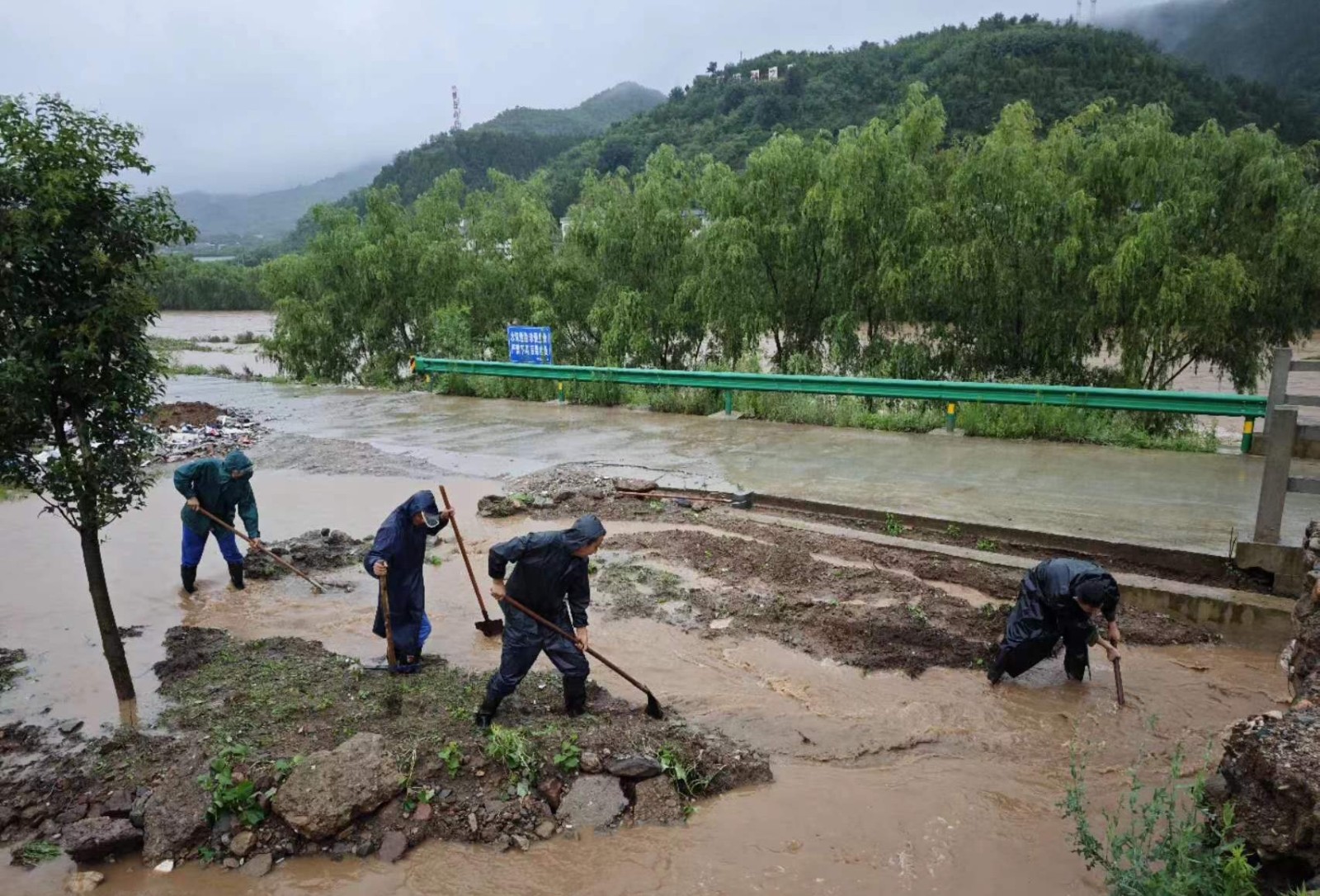 水情形公司：绝不松懈强继承 守牢防汛清静线