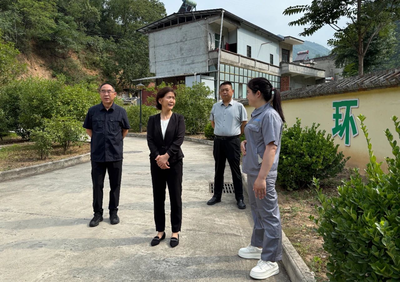 省总工会赴永利yl65335集团水情形公司项目一线开展“夏送清凉”慰问活动